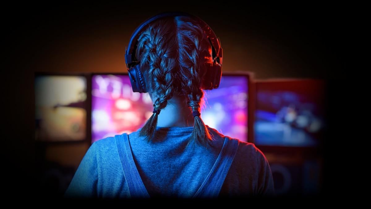 back of head view of female gamer