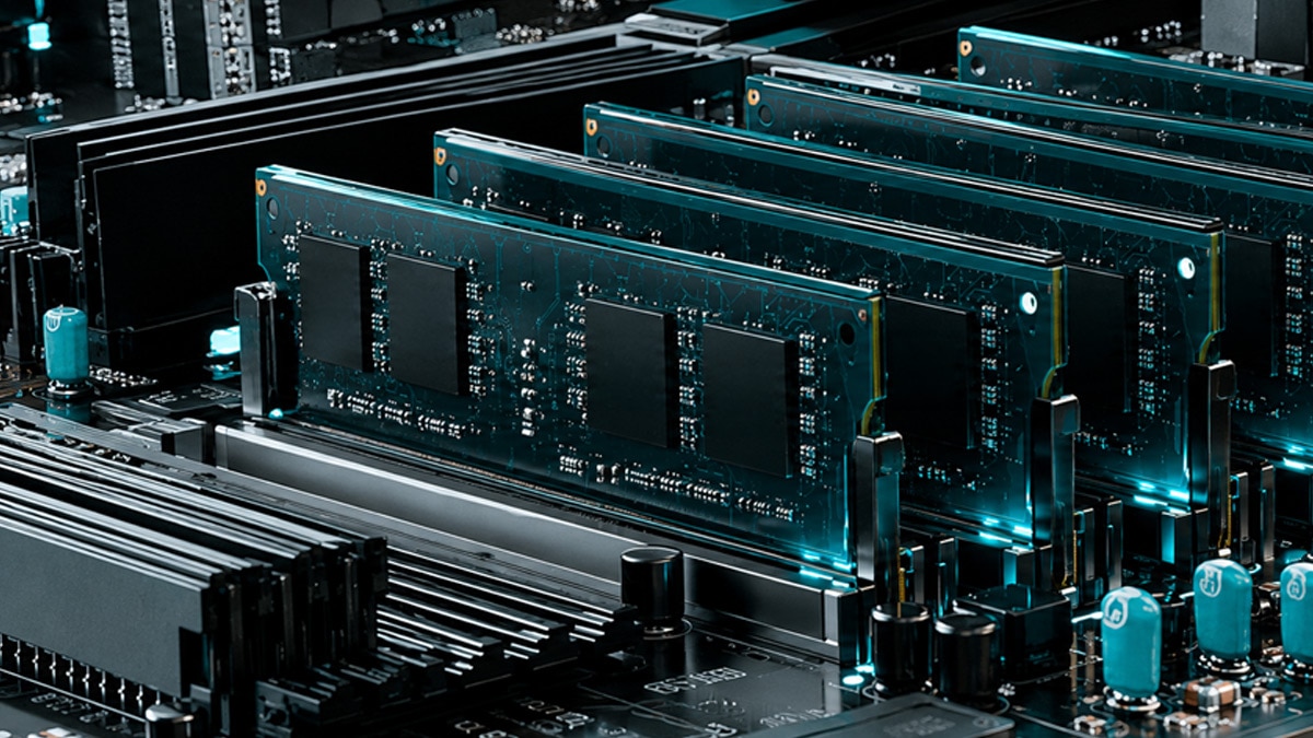 Server memory in motherboard slots
